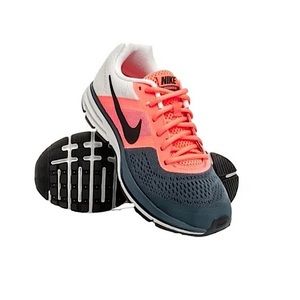 Women’s Nike Coral, Gray & White Pegasus 30’s 👟